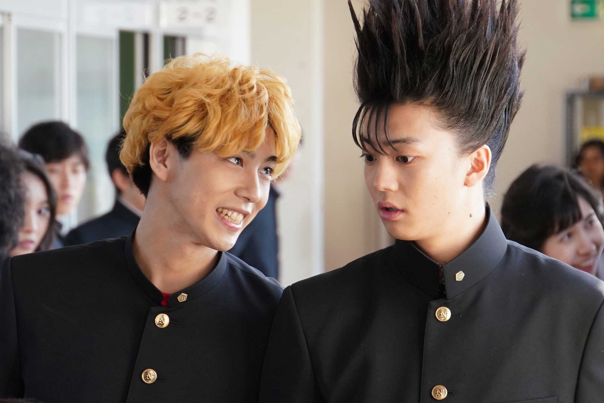 賀来賢人と伊藤健太郎の“スケバン”ぶりに「可愛くて嫉妬」の声も