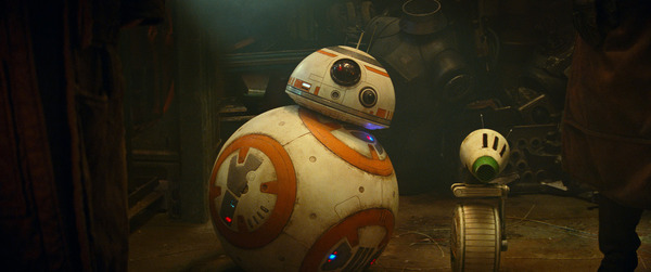 BB-8と並ぶとすごく可愛くて」J.J.のアイディアから生まれた『スター 
