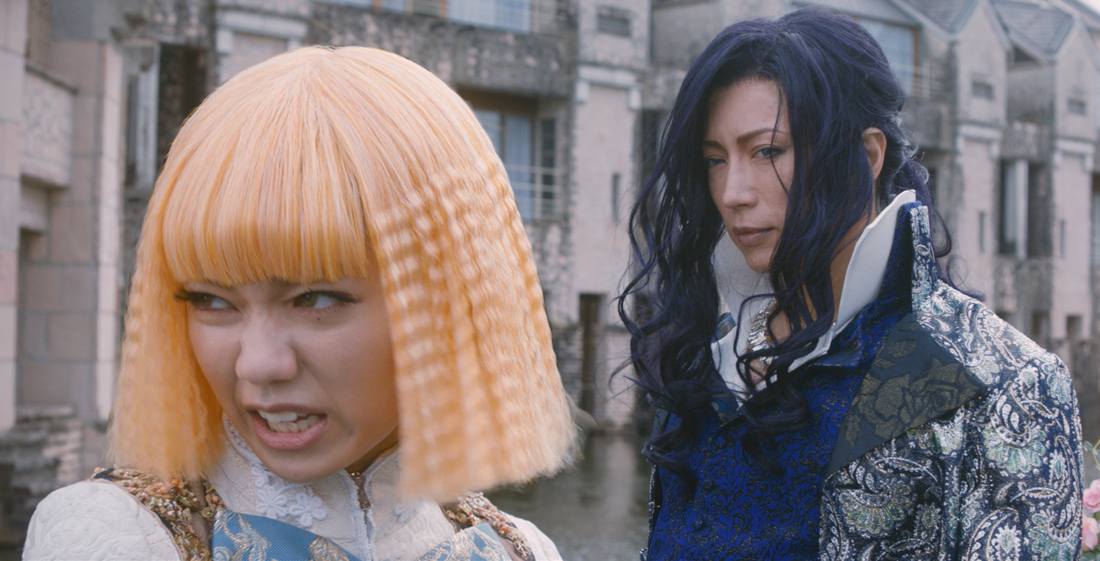 二階堂ふみ×GACKT主演『翔んで埼玉』が“埼玉”で復活上映