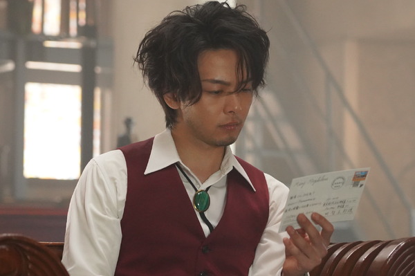 中村倫也“明智”の無精ひげ姿が話題!初めて“弱み”見せる…「美食探偵 中村倫也“明智”の無精ひげ姿が話題!初めて“弱み”見せる…「美食探偵