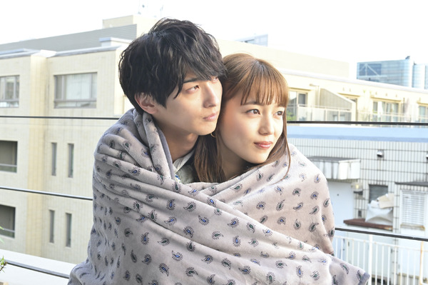 川口春奈＆横浜流星“毛布バックハグ”と丸山隆平＆中村アン“洗濯機キス 