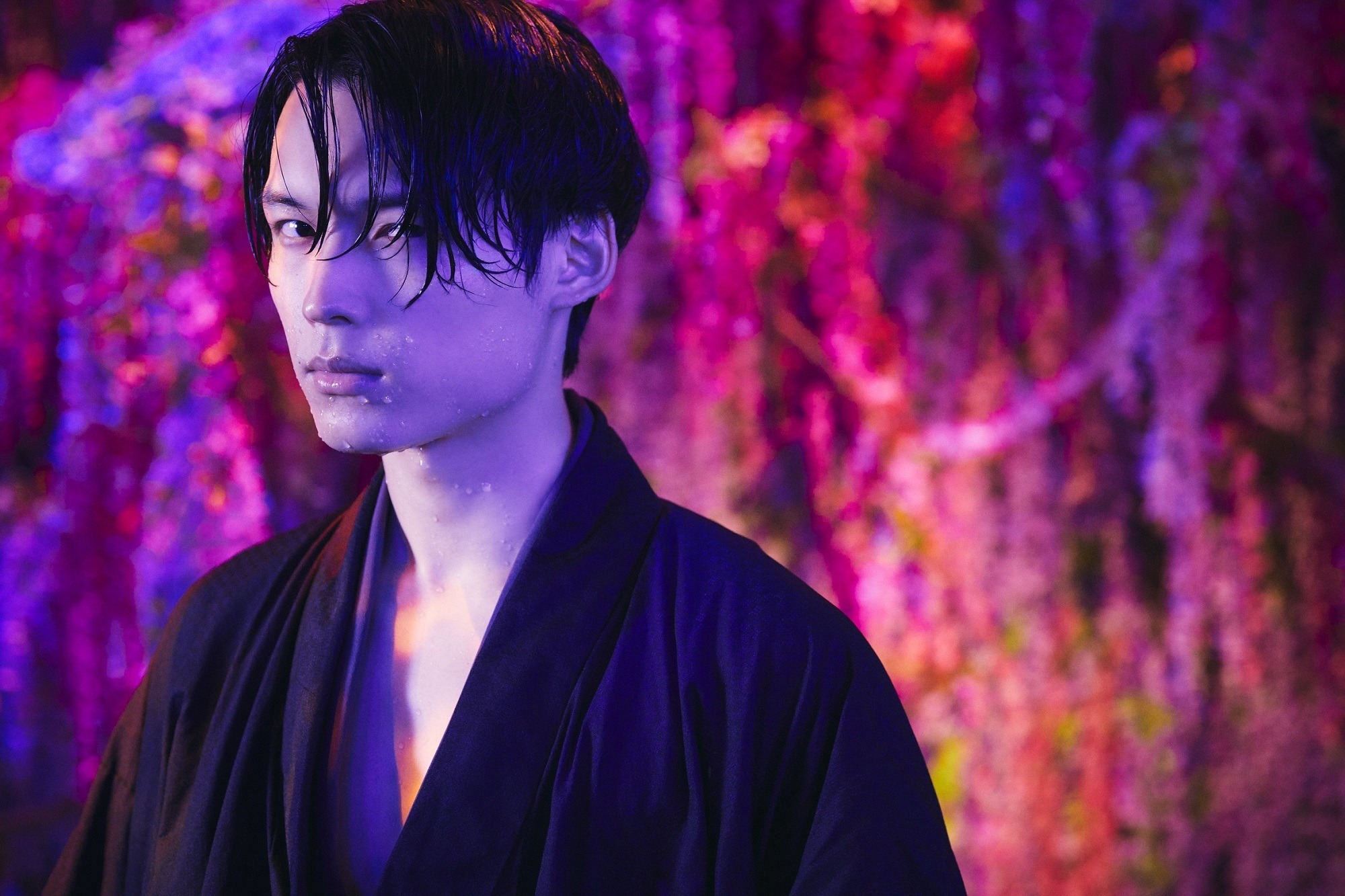 松村北斗が百目鬼、玉城ティナはひまわりに！ 実写『xxxHOLiC』撮り 