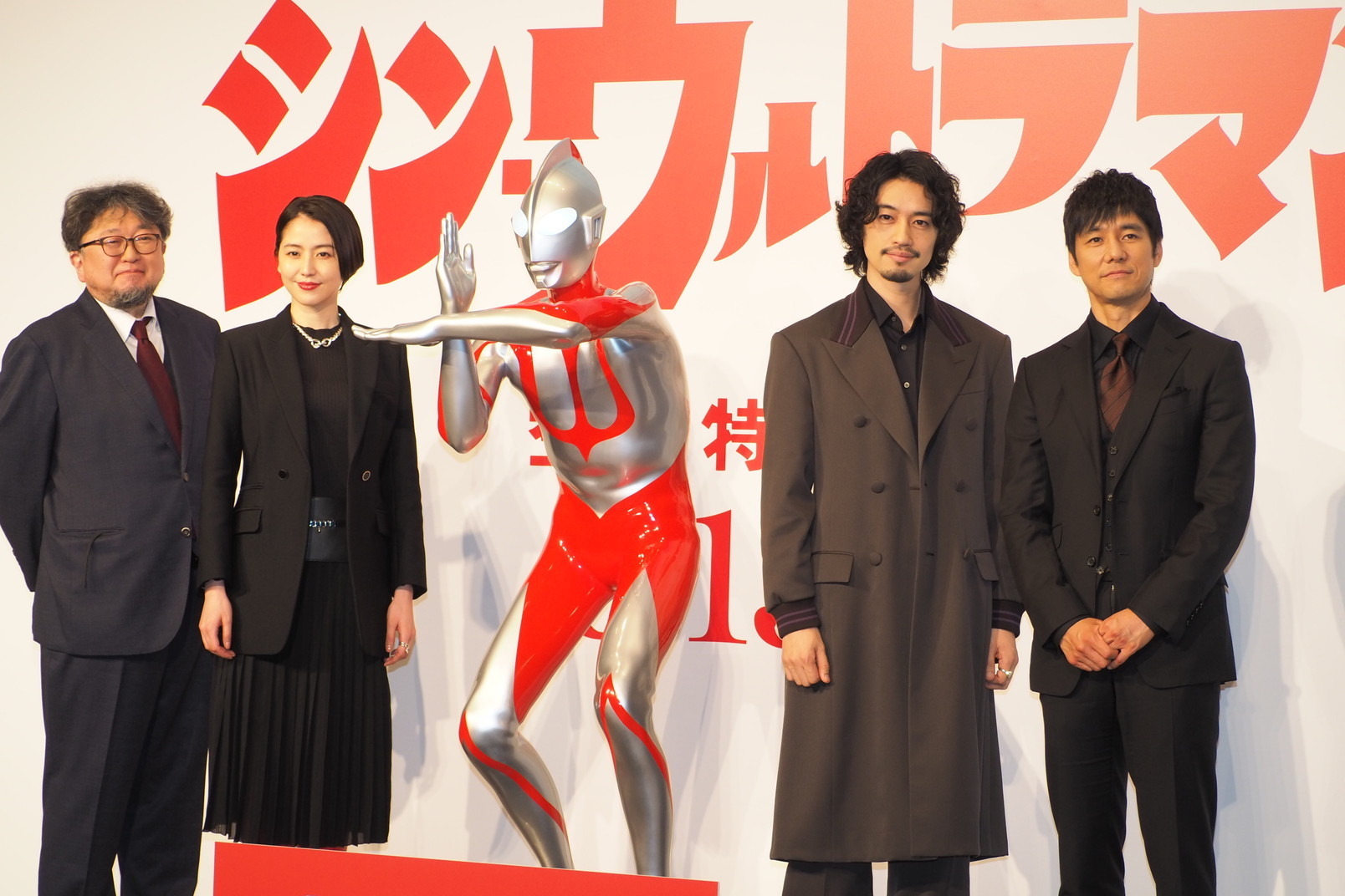斎藤工、長澤まさみ＆西島秀俊から「本当にウルトラマンみたい！」と言