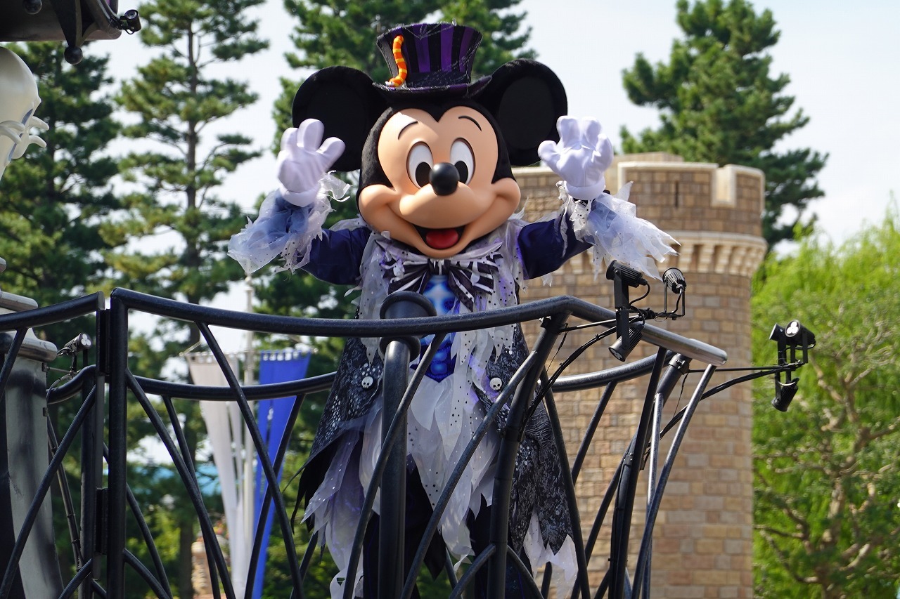ディズニー】ゴースト衣装のミッキーがパレードに登場！3年ぶりの 