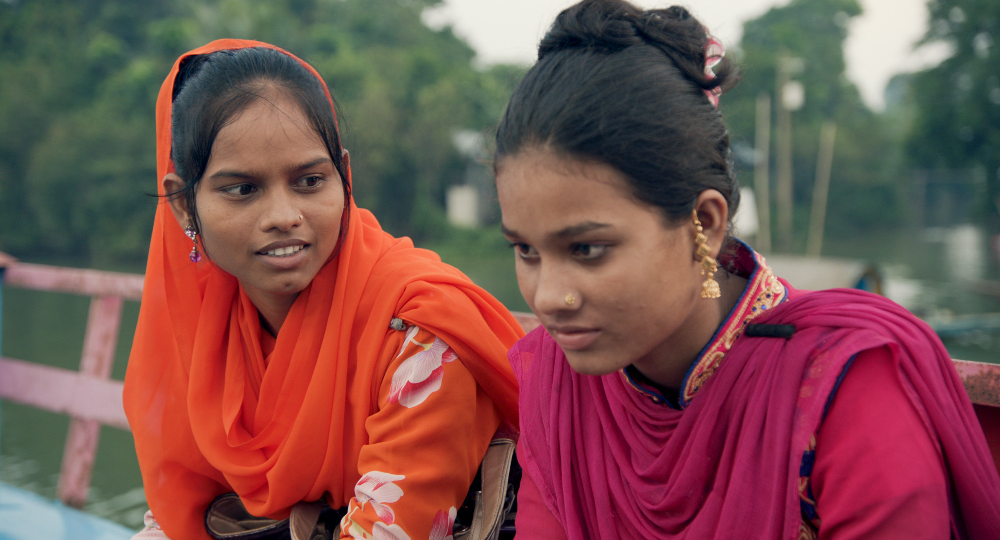 バングラデシュの若き教師が母親を説得『世界のはしっこ、ちいさな教室』本編映像 | cinemacafe.net