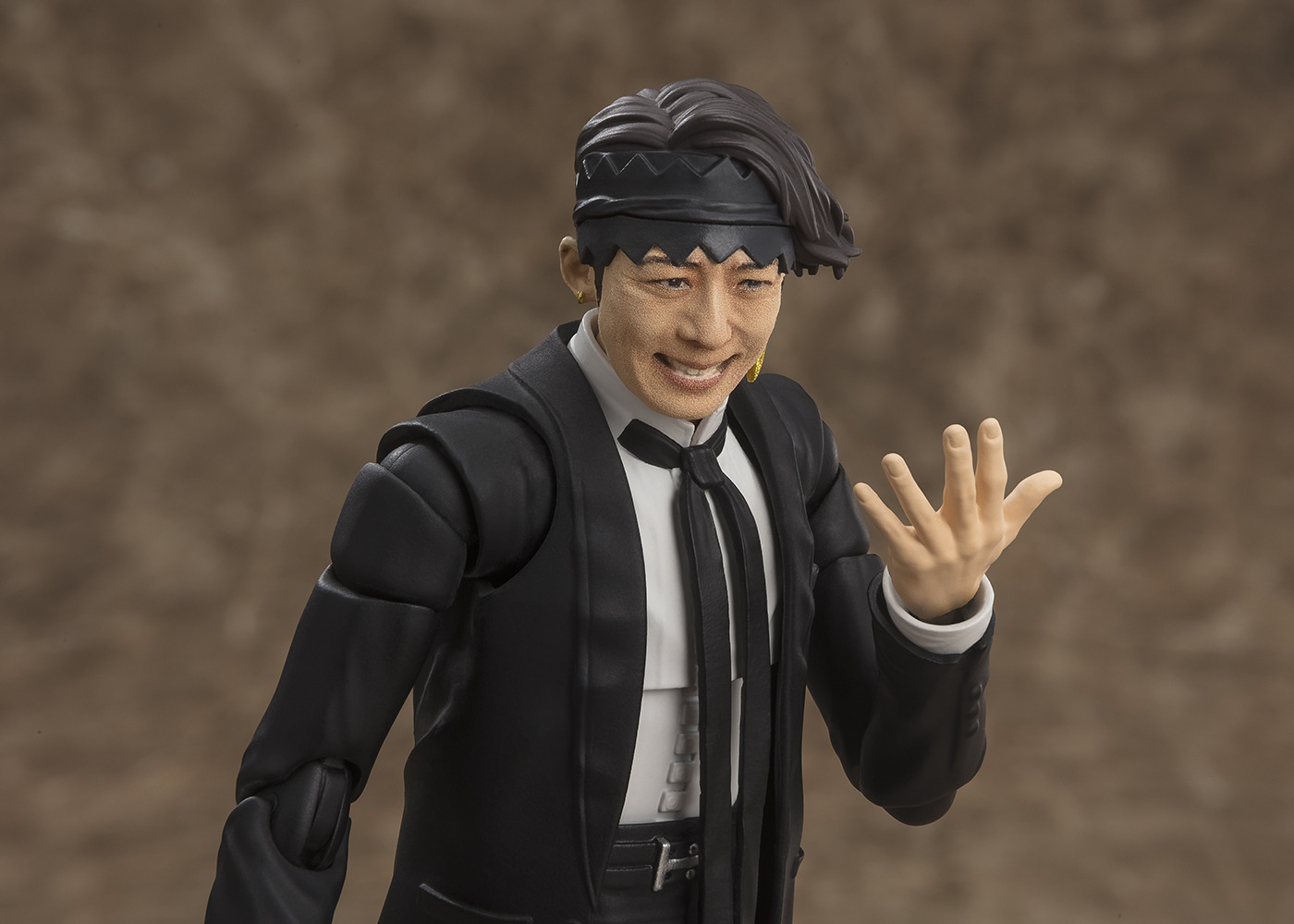 高橋一生“岸辺露伴”完全再現！ フィギュア発売に「まんま」「そっくり 