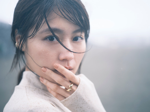 有村架純「感謝の気持ちを伝えたい」30歳のいまを切り取る写真集2種 