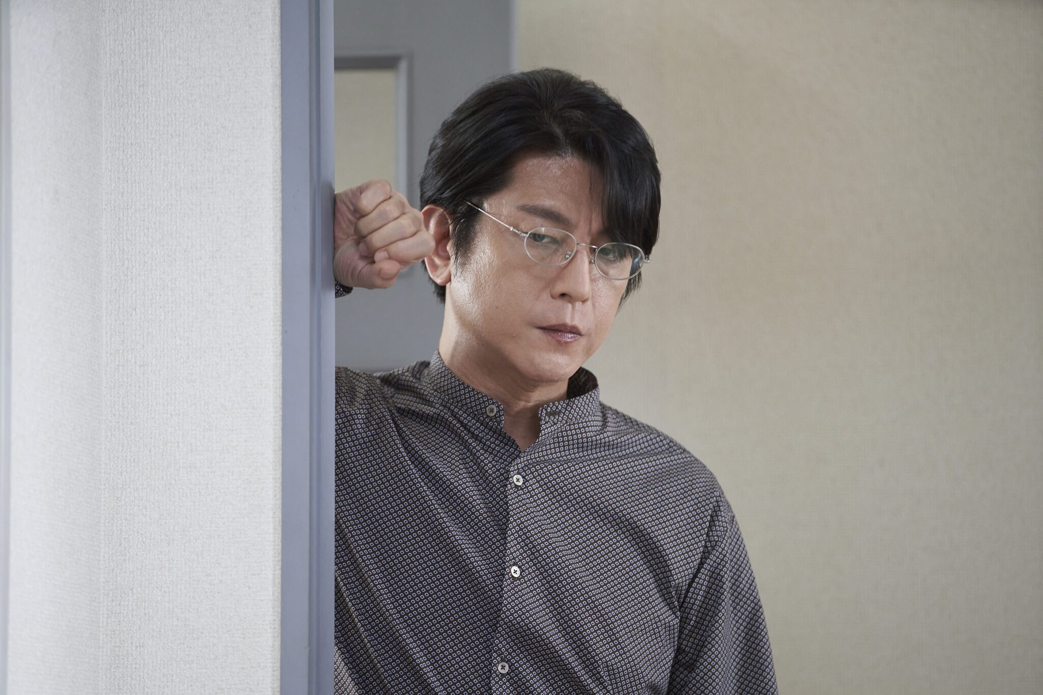 及川光博、“シロさん”西島秀俊の元カレ役に「きのう何食べた