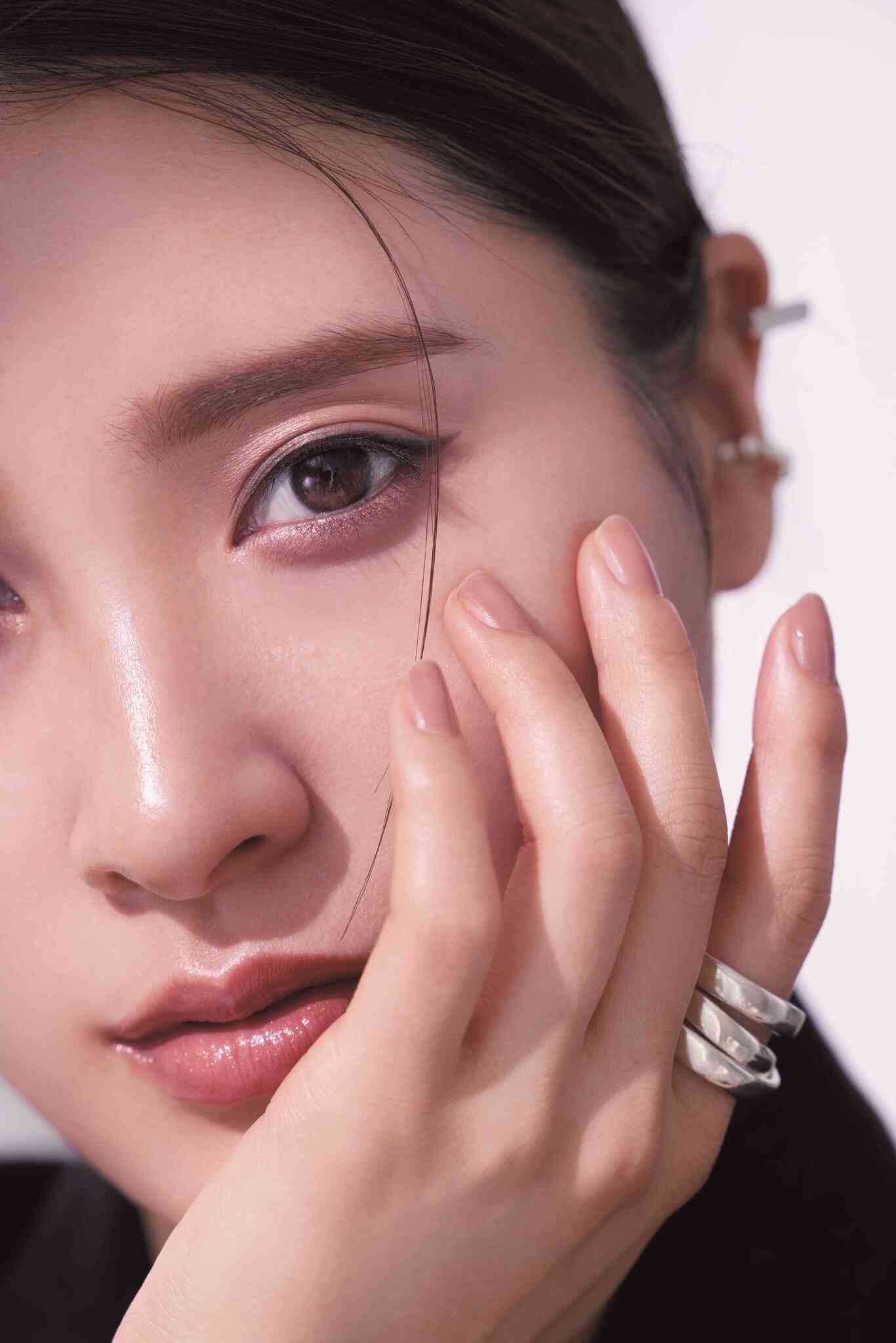 土屋太鳳フォトブック「たおリズム」発売 佐藤健＆山崎賢人のコメント