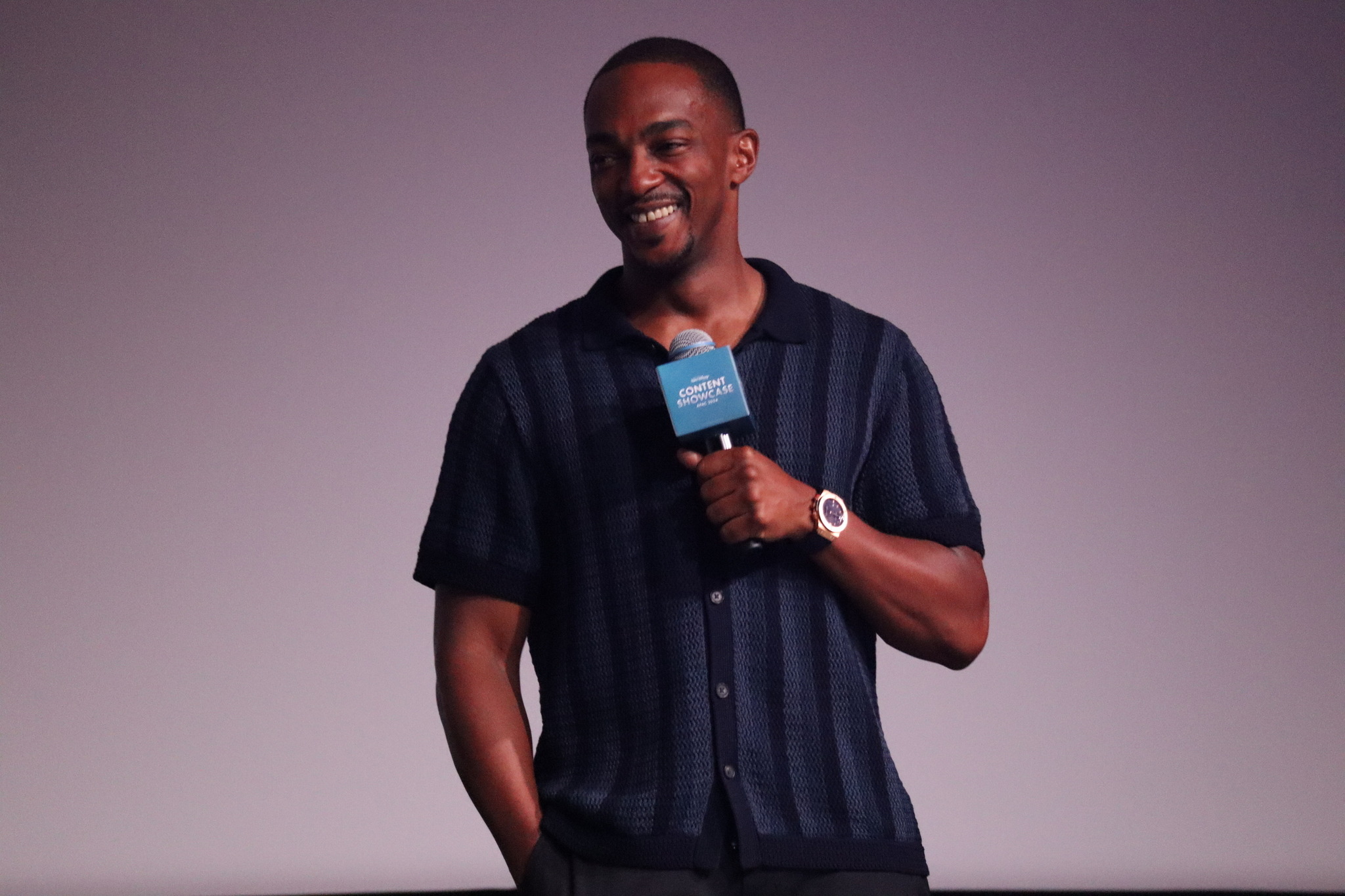 新”キャプテン・アメリカ、アンソニー・マッキーがディズニーイベント