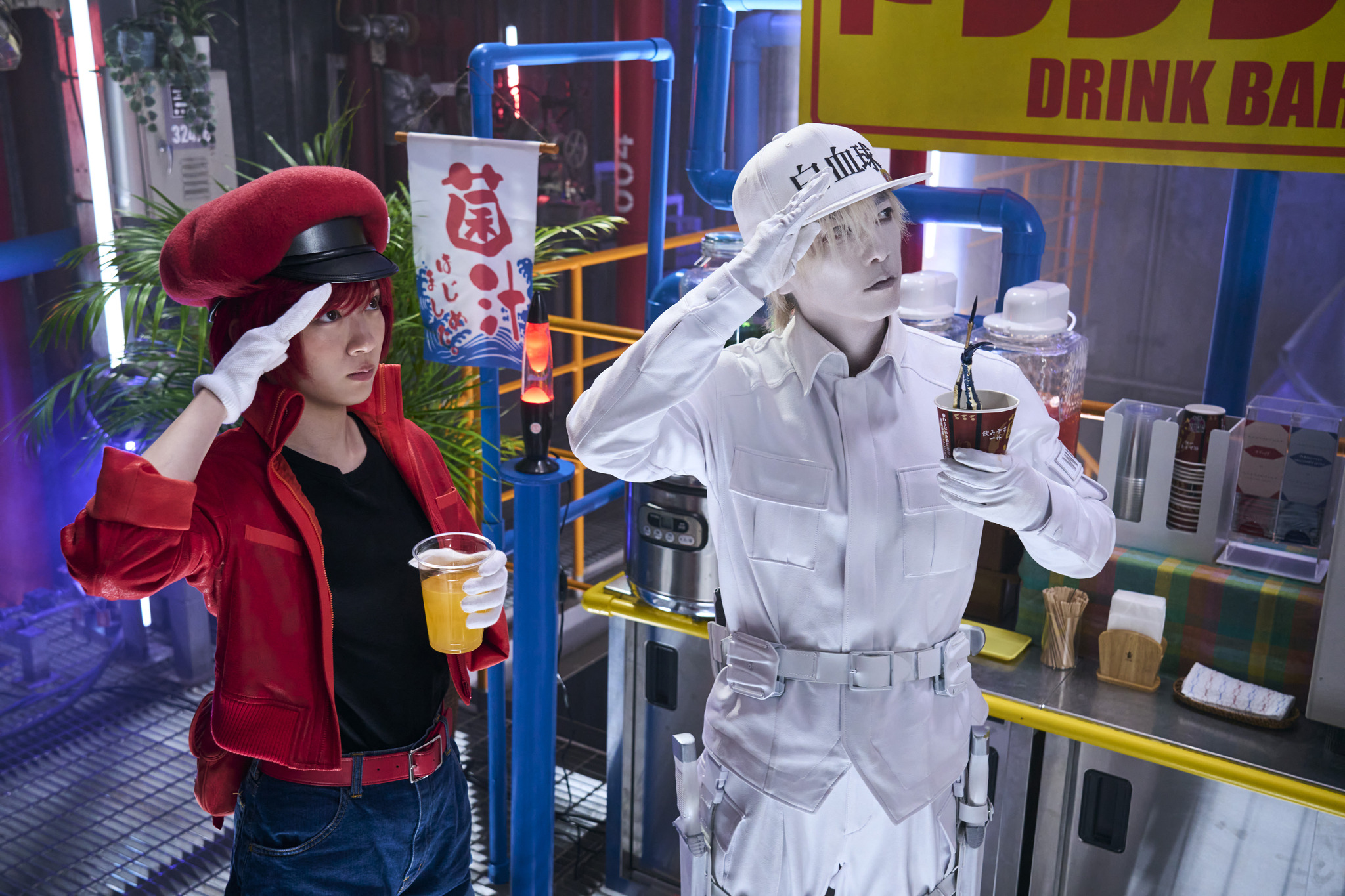 はたらく細胞』3日間で8.4億円超え！ 永野芽郁＆佐藤健の新場面写真