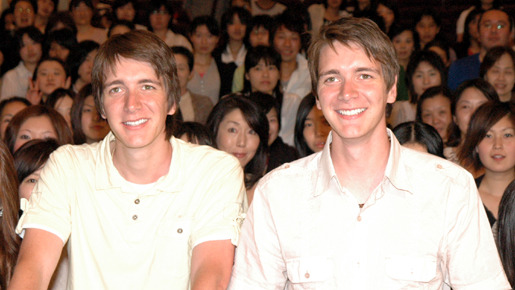 ハリー・ポッター』のウィーズリー家の問題児、ロンの双子の兄が来日