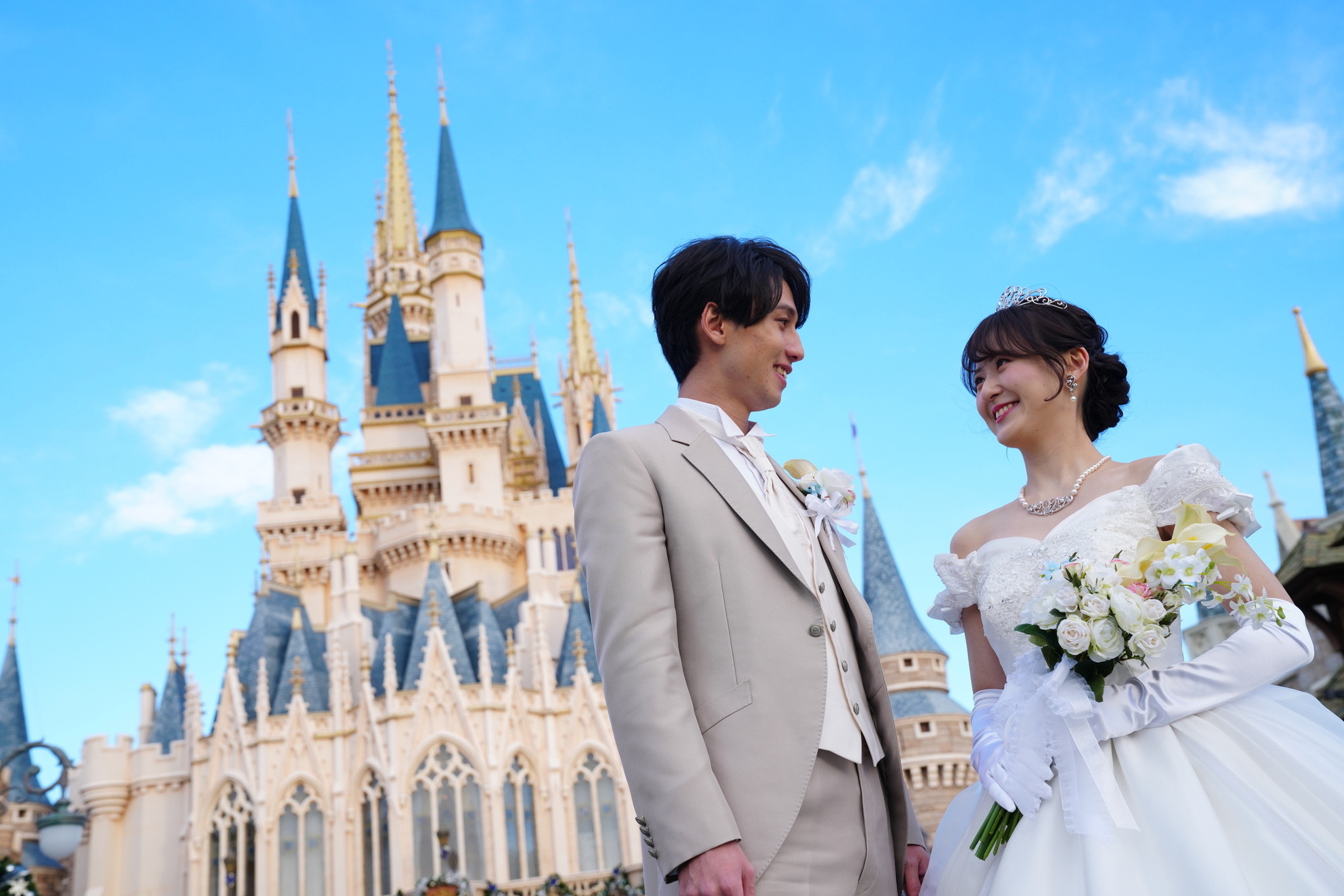 ディズニー】1日で挙式と披露宴を体感できる！新作ドレスも見られる