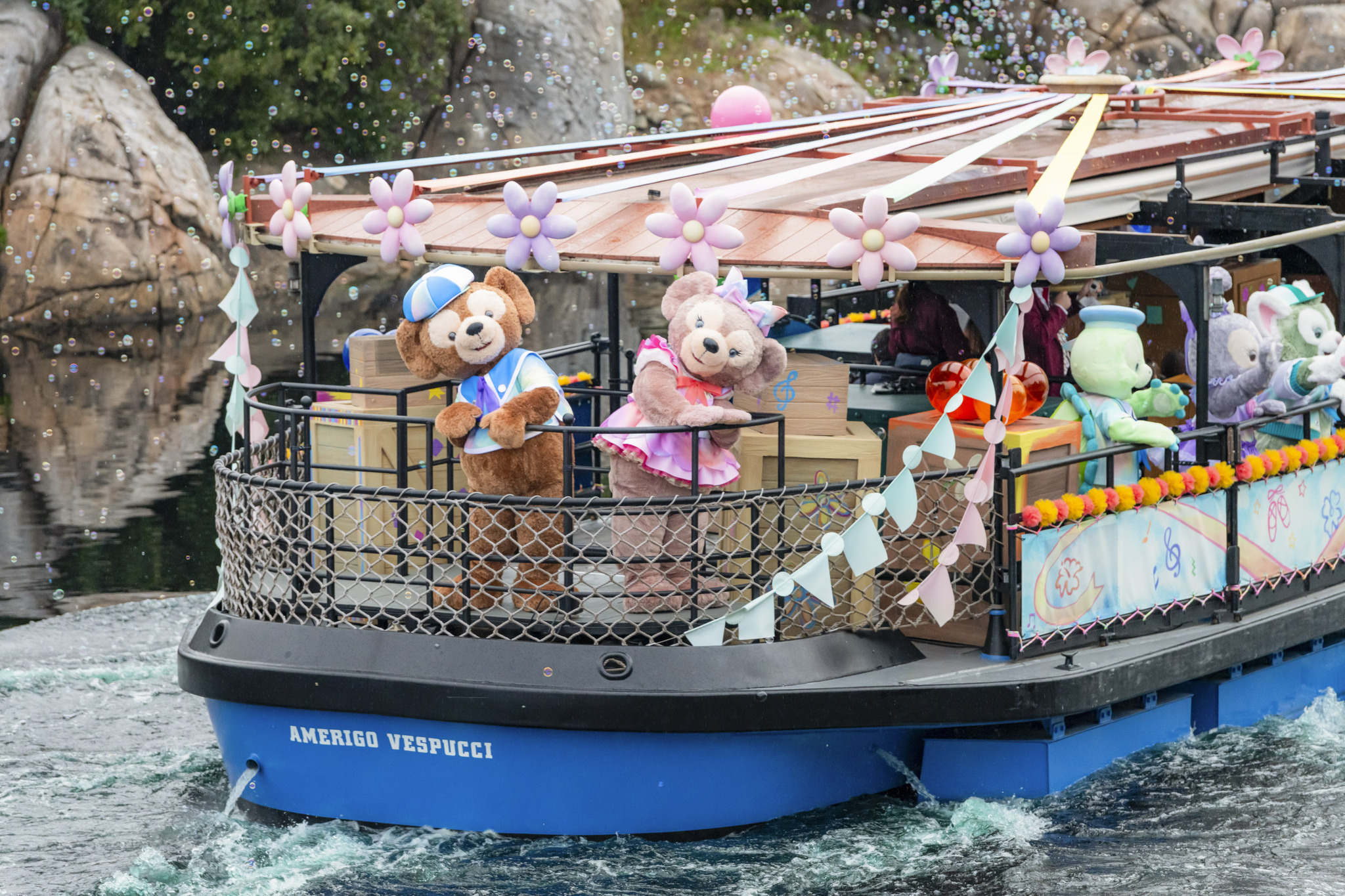 ディズニー】ダッフィーたちの20周年の旅が始まる！「ダッフィー