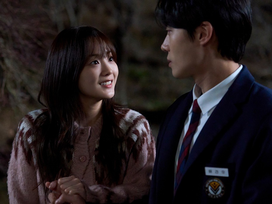 巫女と彦星』未公開カット公開、チョ・イヒョン＆チュ・ヨンウ手つなぎ