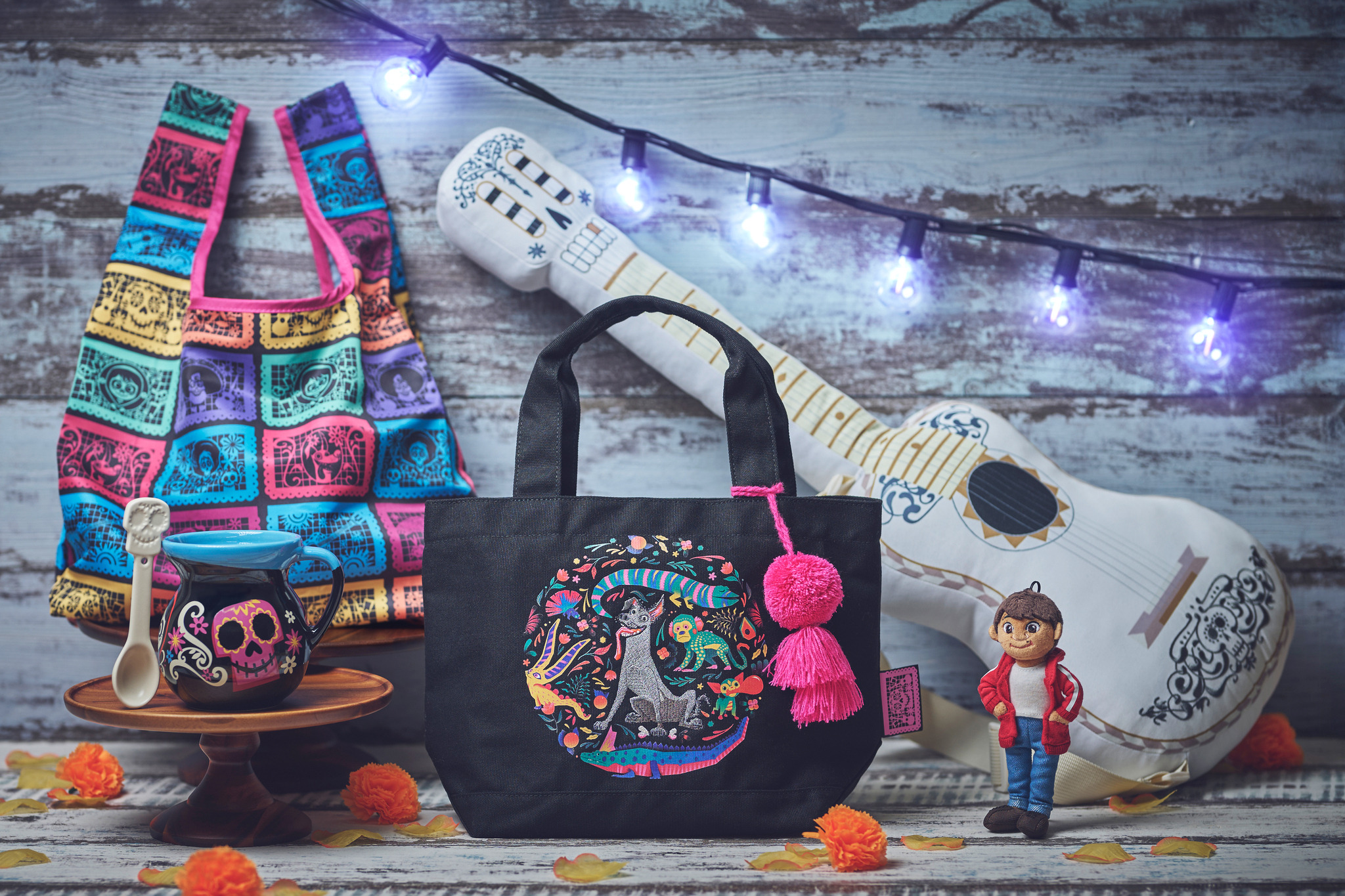 リメンバー・ミー』の世界観を表現した新商品が8月22日より発売