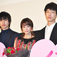 坂口健太郎の 後ろハグ に観客悲鳴 ヒロイン失格 広島で舞台挨拶 Cinemacafe Net