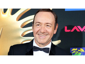 ケヴィン・スペイシー、舞台で熱演中に鳴った携帯着信音に見事な反応 画像