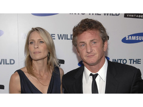 やっぱり元のサヤに収まった？　ショーン・ ペン夫妻が離婚請求を取り下げ 画像