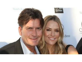 ホームレス支援団体のパーティにセレブ・カップルが集合　C・シーンも新夫人伴い出席 画像