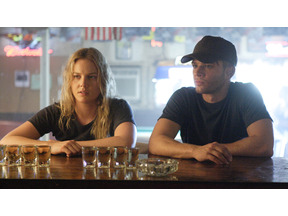 ライアン・フィリップがうわさの彼女と初のツーショットで登場 画像