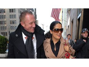 サルマ・ハエック、大富豪の婚約者と破局 画像