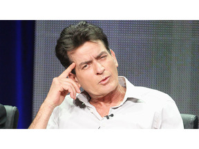 チャーリー・シーン、挙式1か月前に破局！ 4度目の結婚はご破算に… 画像