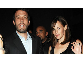 アフレック＆デイモン、夫妻でオバマ候補支援パーティに出席 画像