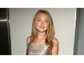 大人っぽく変身！　14歳のダコタ・ファニングが新作プレミアに出席 画像