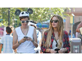 リンジー・ローハン、年上の女性DJと恋人宣言 画像