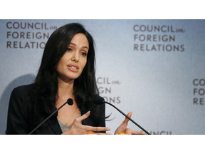 アンジェリーナ・ジョリー、N.Y.で国際法に関するシンポジウムでスピーチ 画像