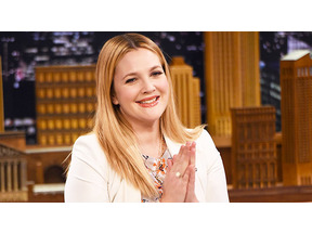 ドリュー・バリモア、二児の母親になった自分の体型は「カンガルーみたい」 画像