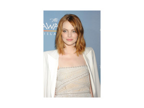 エマ・ストーン、リラックスムード漂うスタイリングで登場！『Aloha』LAプレミア 画像