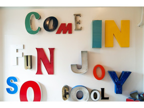 ヴィンテージサインレターのエキシビション、表参道「パスザバトン」で開催！ 画像