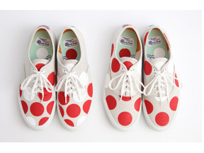 「パスザバトン」、フランス映画祭とのコラボスニーカーを発売！ 画像