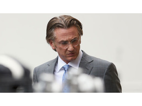 ショーン・ペン、ナオミ・ワッツと3度目の共演となる最新作で実在の外交官役に 画像