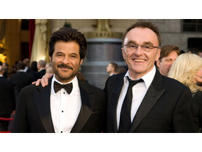 苦境から子供たちを救えるか？　ダニー・ボイル監督がムンバイの子役たちを訪問 画像