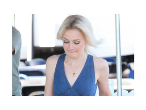 ダコタ・ファニングが清純派から180度イメチェン！　セクシーなロッカーに 画像