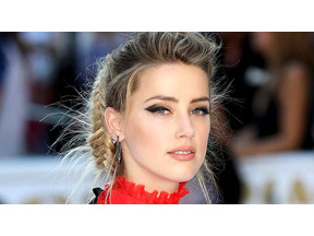 アンバー・ハード、愛犬の密輸をめぐる裁判で徹底抗戦のかまえ 画像