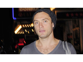 ジュード・ロウ、今秋誕生予定の娘の母親は24歳のモデル兼女優 画像