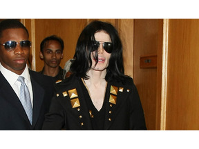 マイケル・ジャクソンの死因は致死量の麻酔薬。当局は「殺人」と見なす？ 画像