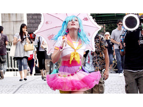 キルステン・ダンストがコスプレで秋葉原に出現！ 画像