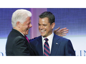 サミット開催のN.Y.で、マット・デイモンがクリントン元大統領主催の会議に登壇 画像