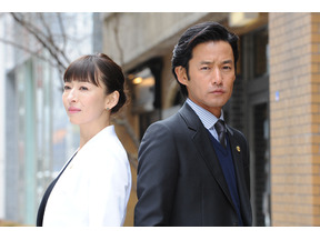 竹野内豊が弁護士軍団のボスに！元妻＆ライバルに松雪泰子「グッドパートナー 無敵の弁護士」 画像