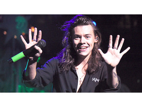 ハリー・スタイルズ、自慢のロングヘアをバッサリ…にファン絶叫！ 画像