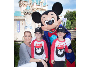 セリーヌ・ディオン、息子たちに父の死をディズニー映画をお手本に教える 画像