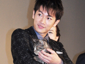 佐藤健があの猫と一緒に「徹子の部屋」に登場！ 画像