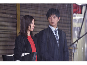 女同士が物件の取り合い！万智に勝ちたい庭野は…「家売るオンナ」第5話 画像