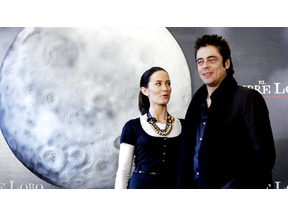 ベニチオ・デル・トロ、エミリー・ブラントとマドリッドで新作プレミアに出席 画像