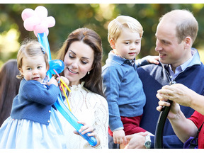 ジョージ王子＆シャーロット王女の愛らしい姿に世界が熱狂！ 画像